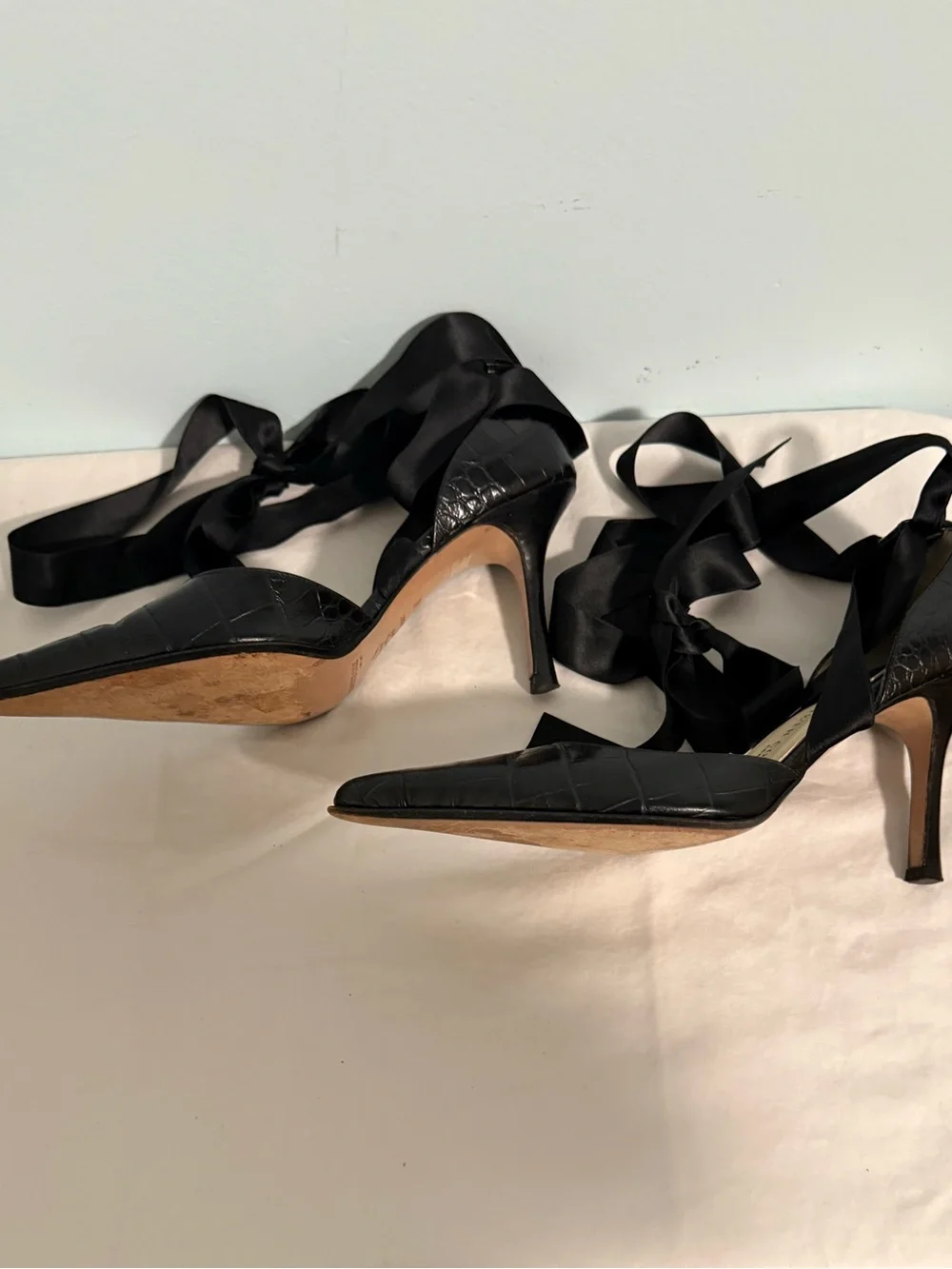 Kenneth Cole Black Pointed Lace-Up Women’s Pumps! - Picture 9 of 11